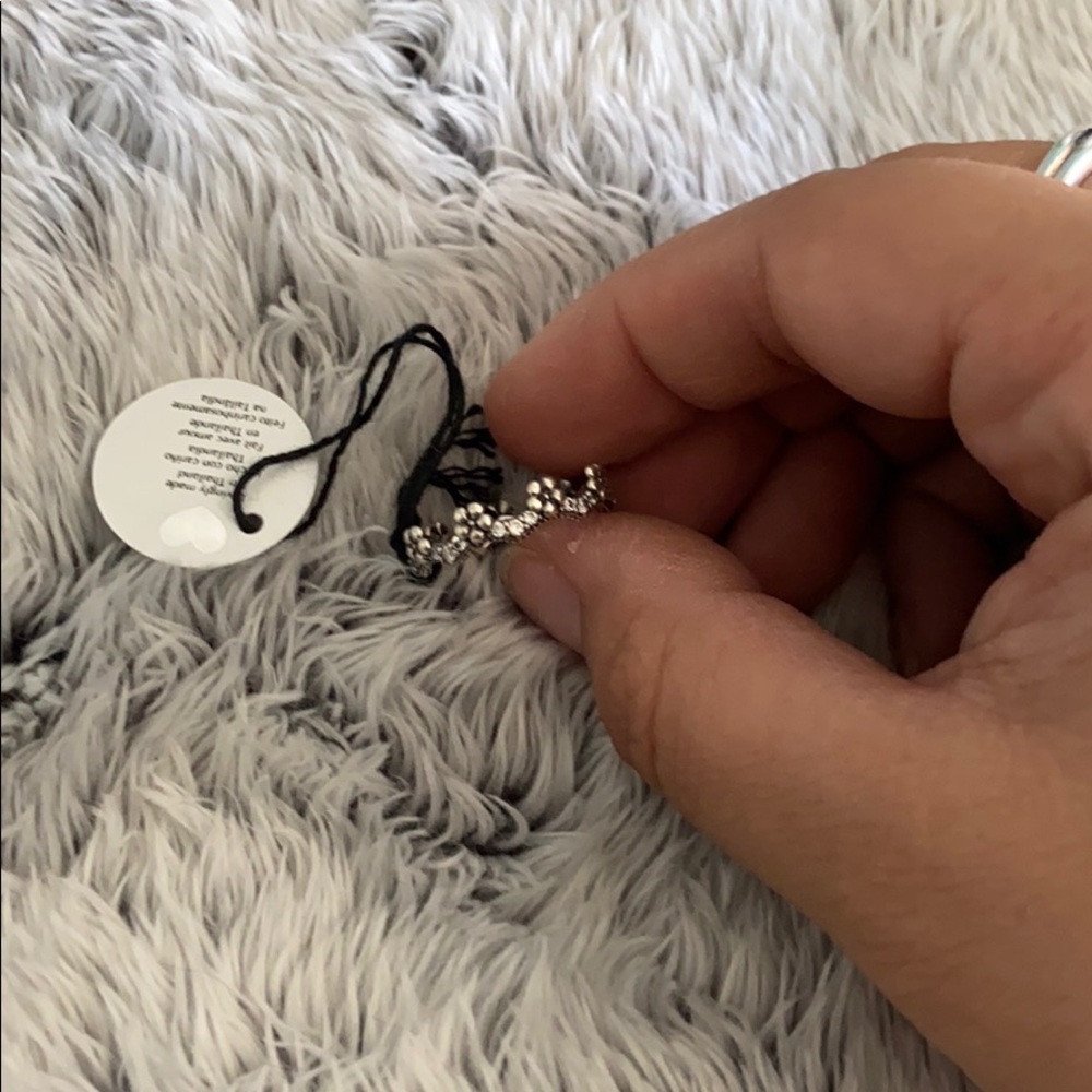 Brand new Pandora size 6 ring flower pattern